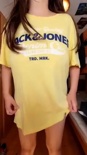 Dropping them bouncy titties (drop)