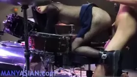 Fangirl fucks the drummer backstage (Suki Tome)