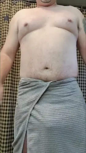 A towel drop for your viewing pleasure 😜