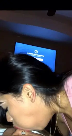 18 yr old Latina giving me head