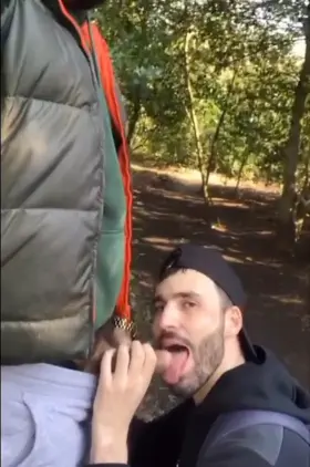 Found something nice to lick on my walk in the woods 😜😈