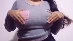 Do you like seductive women like me?Enjoy how I play with my 🍒(20)