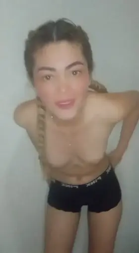 I'm the smallest of all my friends ?￢ﾝﾤ️