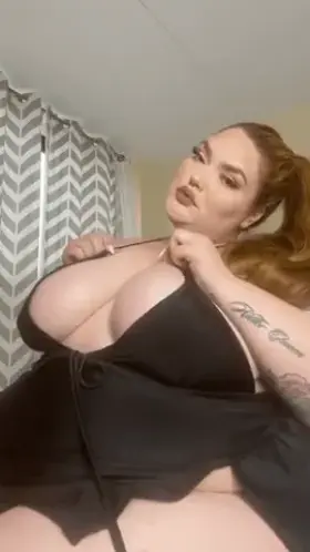 I love playing with my tits 😇