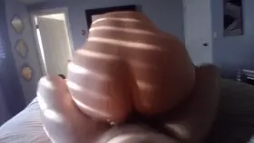 Bubble butt wife riding hard