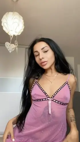 would make my day if at least one person loved my small tits 😇