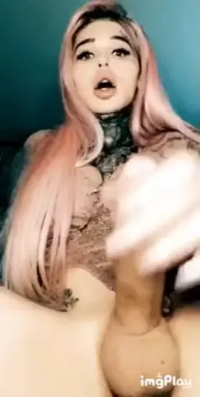 Too bad all of that didn't go down my throat 😍🤤🤤🤤 [source: TS Emy Lee]