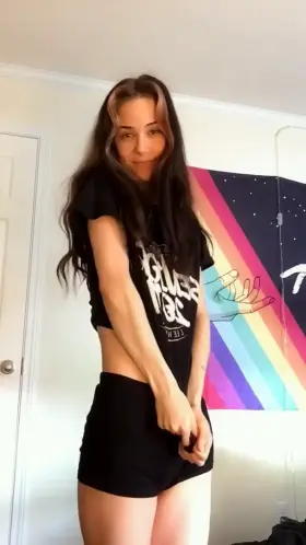 This **has** to be the smallest titty drop you’ve seen all day