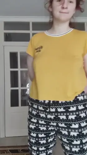 Click - and I'm naked, enjoy!