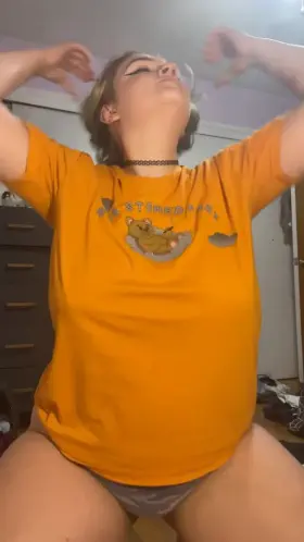 Thick 19 year old titty drop 💕