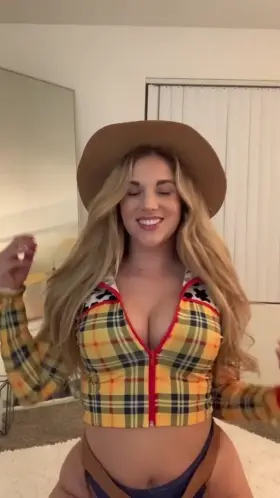 Haleigh Cox as woody showing off her ass