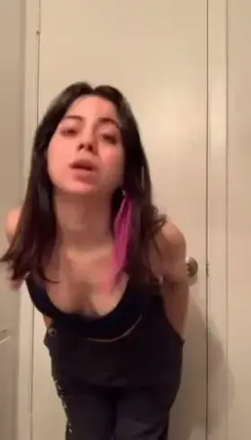 Bonita desnuda 🍓💋