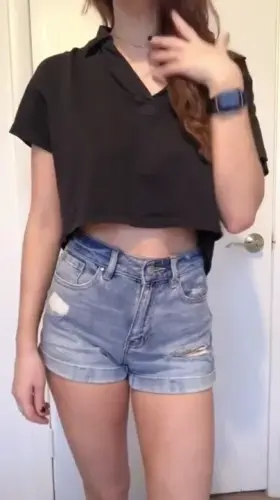 I bet you weren't expecting much under this baggy shirt