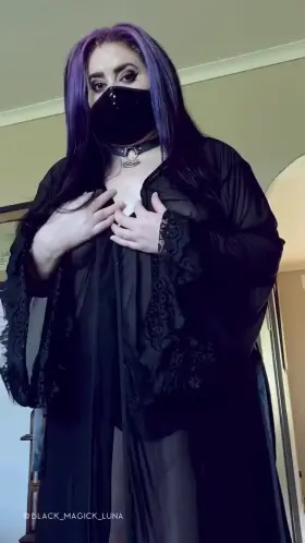 Did someone say it's titty Tuesday?