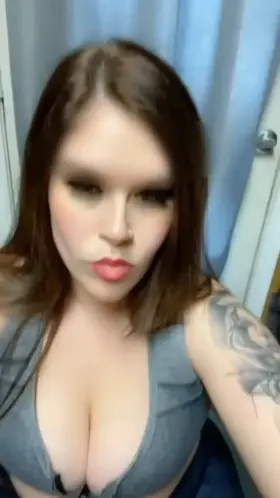 7 day trial for those that send me something naughty that turns them on 😉