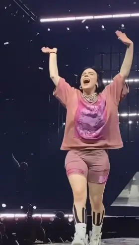 Billie's fat pussy (enhanced)