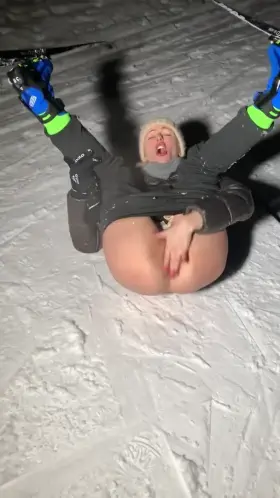 I masturbate 3 times a day and today i did it on a ski trip😋