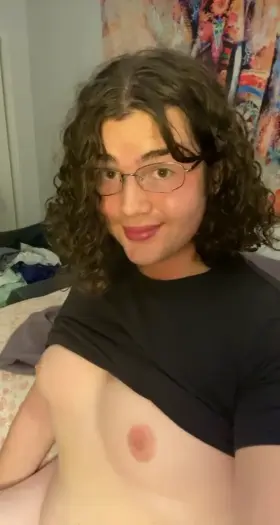 Come tell me I’m going to be your good girl forever please, Daddy 🙊