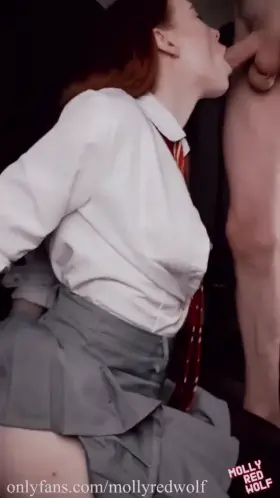 Sexy Ginny cosplayer gives sloppy blowjob