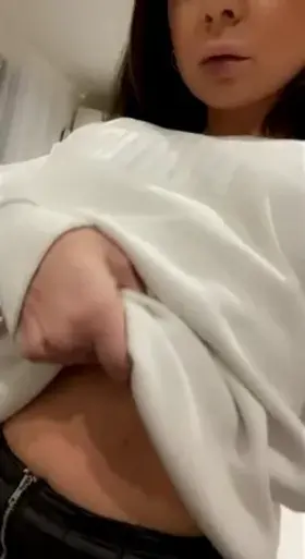 Let me show you my titties 😏 [OC]