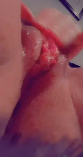 It’s so hard not to cum when I’m this wet