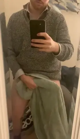 Should I drop the towel?? Hit me up to see it off 😉😘