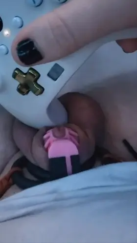 pov you're a gamer girl