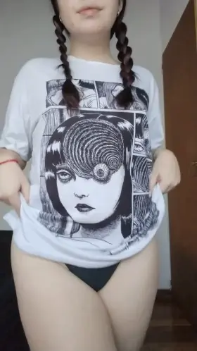 I’m just 4’9 but this ass will make your cock explode.