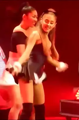 Ari and her bouncy titties 🥵