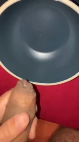 Who doesn’t like a good old slowmo cumshot?!