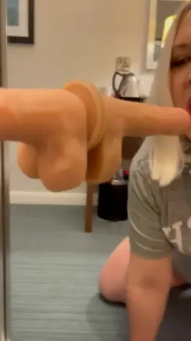 This Princess’s blowjob skills really need some practice.. who’s gonna volunteer to train me?! 🙊😈💖 (UK)