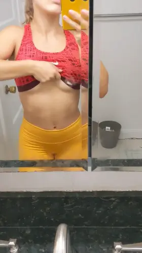 Hey sweet peas 🥰 Onlyfans - Luna Rae🌹 ONLY $5 SUB! 🍒 college student 🍒 Beautiful, hot content 🍒 i always reply to messages 🍒 loves sexting 🍒 ratings and personal requests 🍒 lewd and nude content 🍒 custom videos 🍒 girlfriend experience 🍒 and more...link in bio!