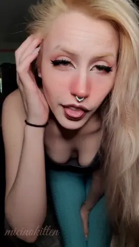 $3.20 NO PPV🥵TOP 23% 🖤 💋 Solo/toy, BxG, Anal🤤 Answers ALL DMS, sexting, genital rating, GFE🥵 810+ pics/full vids 💋 {BDSM • Kittenplay • Petplay • Cosplay}