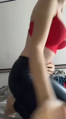 I'm getting so wet playing with my body, do you wanna see? FREE 0nlyfans in the c0mment! 💦