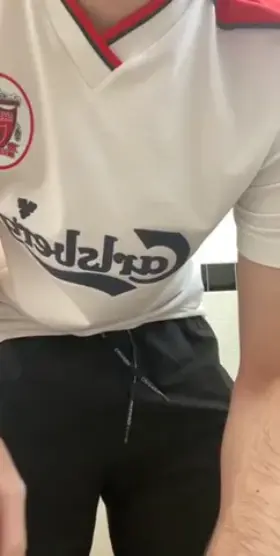 Need a girl that I can jerk my big dick for