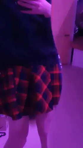 New skirt and tail :3