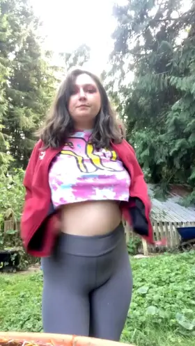 First post here just dropping by to say hello! 🥰