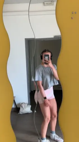 would u do yoga with me after my workout? 😏