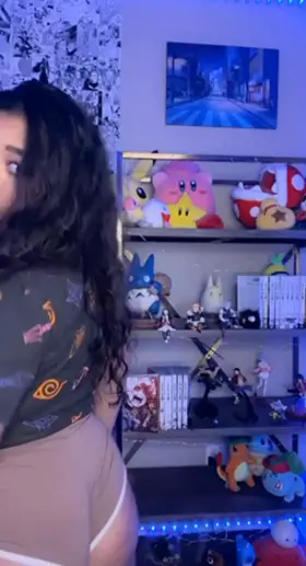 From dressed to undress in seconds (reveal)