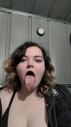 Wanna paint my face with your cum? 🥵