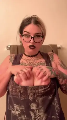 Fun fact: I was in a band for a long time. Anyone wanna be a groupie?🤪