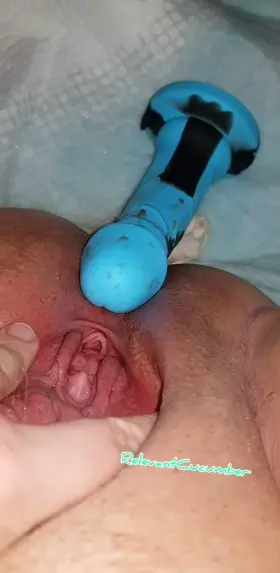 even my period can't distract me from pee play anymore