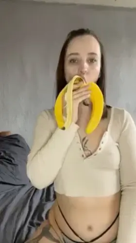 Kinky, petite and SUPER horny 🥰