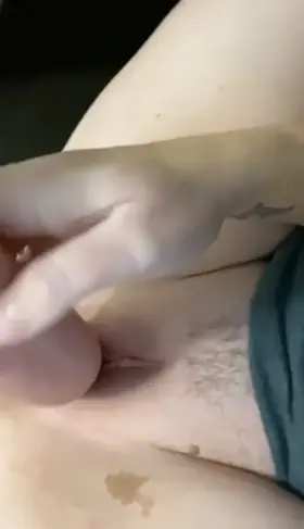 Fucking this freshly trimmed pussy to a gaping orgasm with this big dildo on the floor. It’s time to stop trimming and shaving it🔥