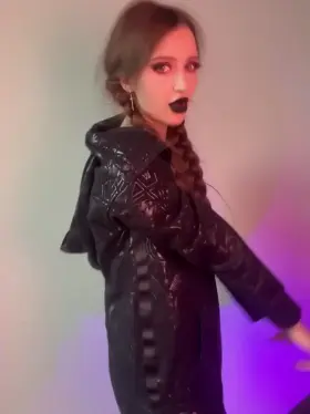 Hope everyone has a good day today 🖤