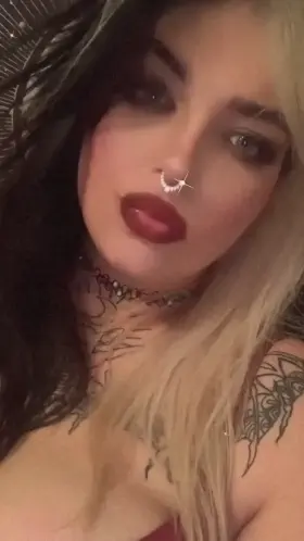 Can I seduce you??💋