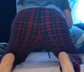 Using my thicc to stretch myself out