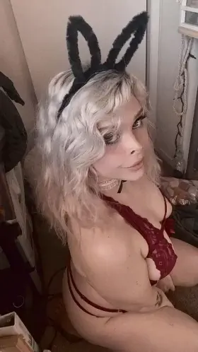 Wiggling in anticipation