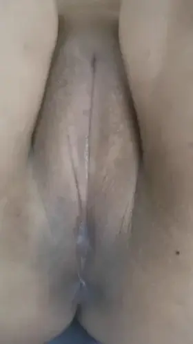 Spreading my Filipina pussy 🇵🇭