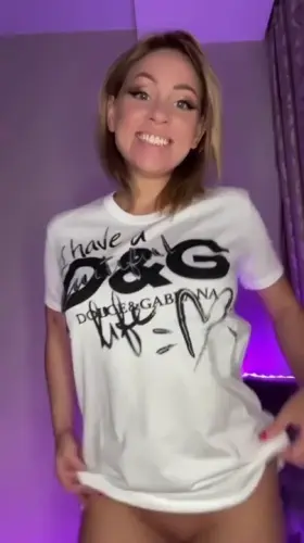 Some boobs for happy Sunday